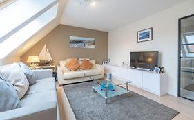 Sunny Family Apartment - Free Parking